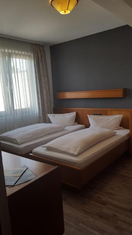 Hotel Alt Steinbach Steinbach im Taunus Ngoại thất bức ảnh