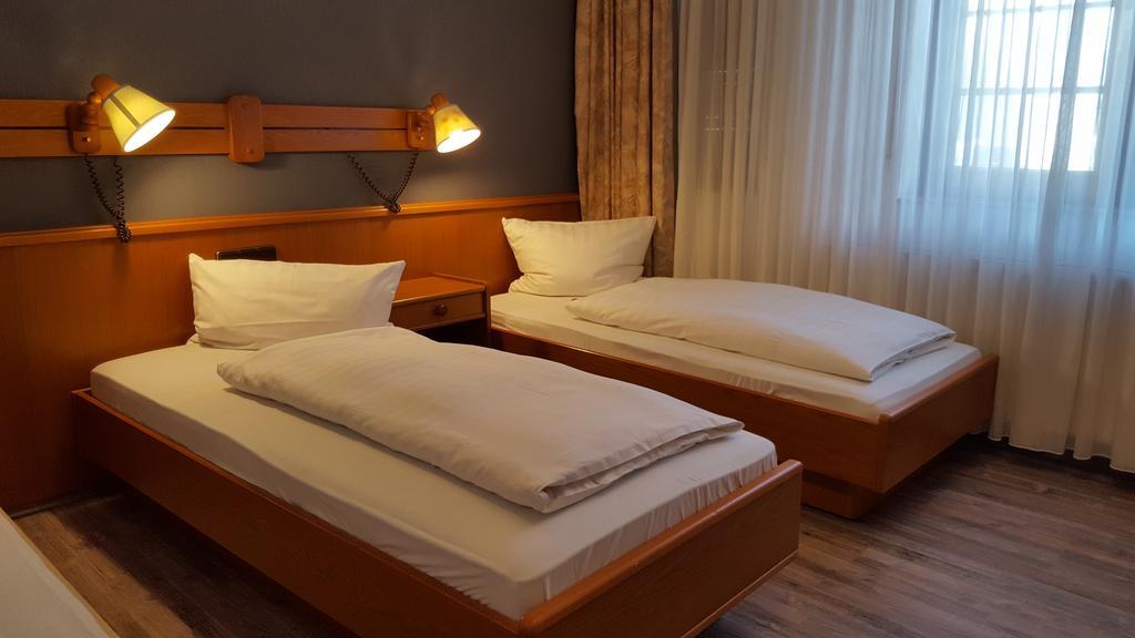 Hotel Alt Steinbach Steinbach im Taunus Ngoại thất bức ảnh